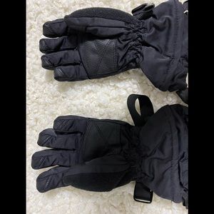 Boys skiing gloves for 7-8 yo